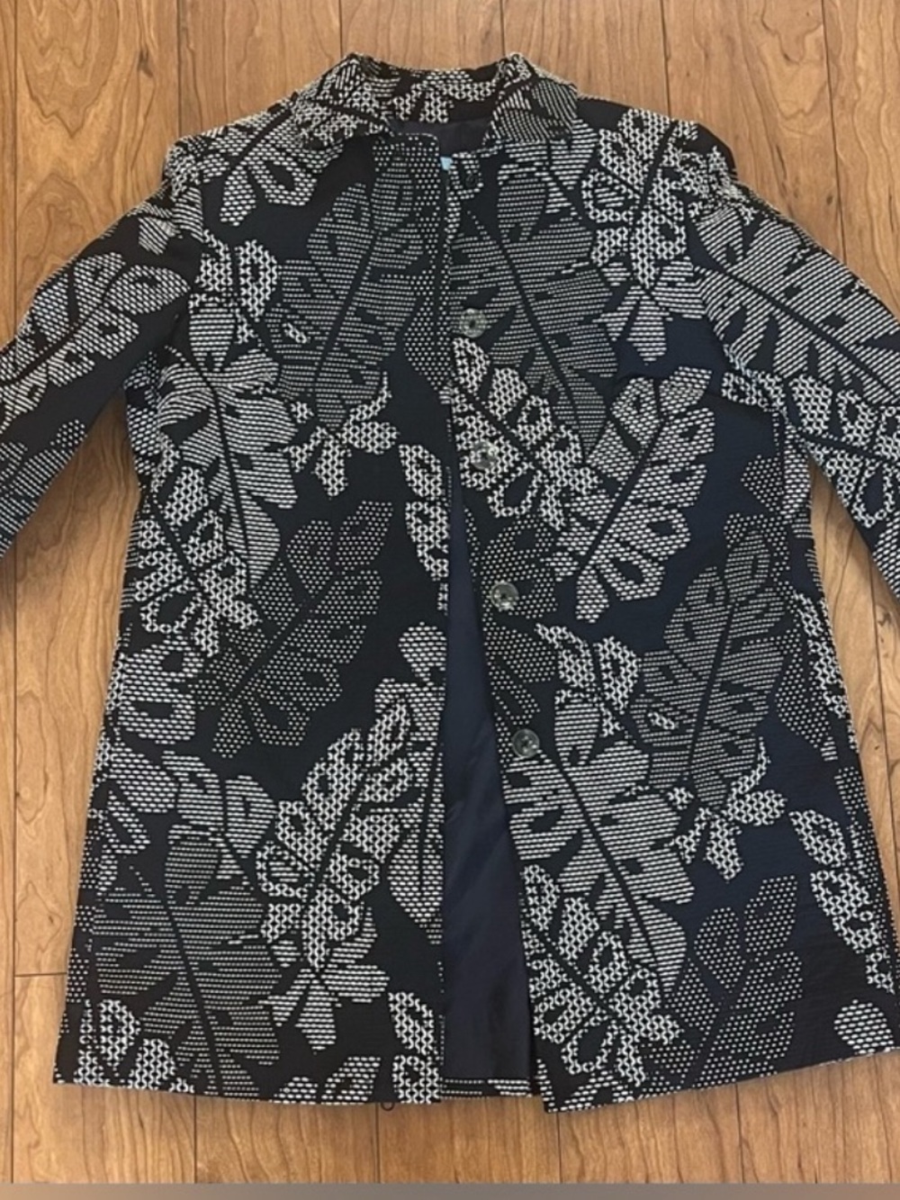 J. McLaughlin Navy and White Leaf-Print Blazer